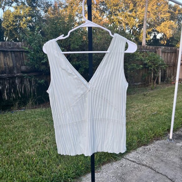 Vince Crushed Double V Neck Pleated Top in Blue Size XS - Picture 3 of 9